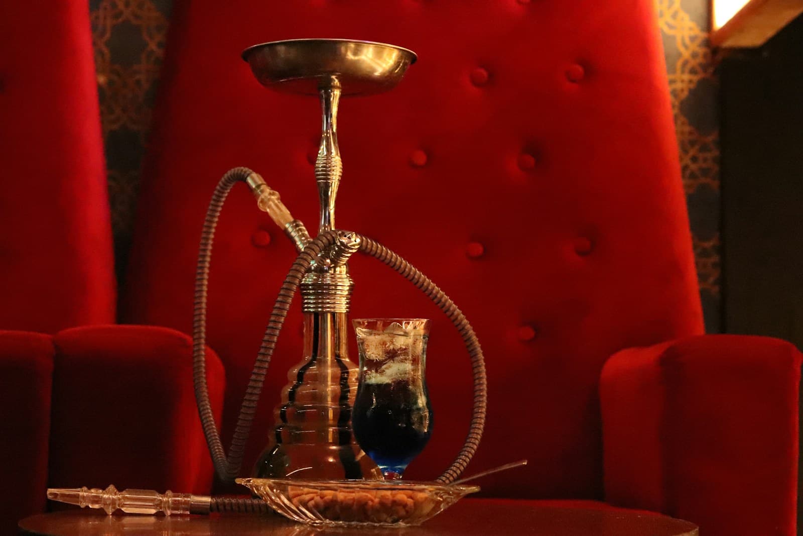 شيشة وكوباية