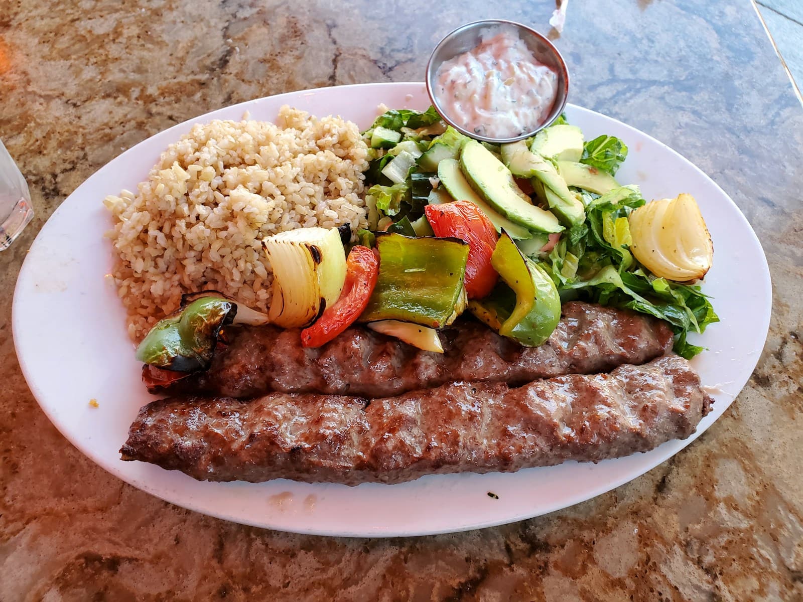 كفتة ورز وسلطة